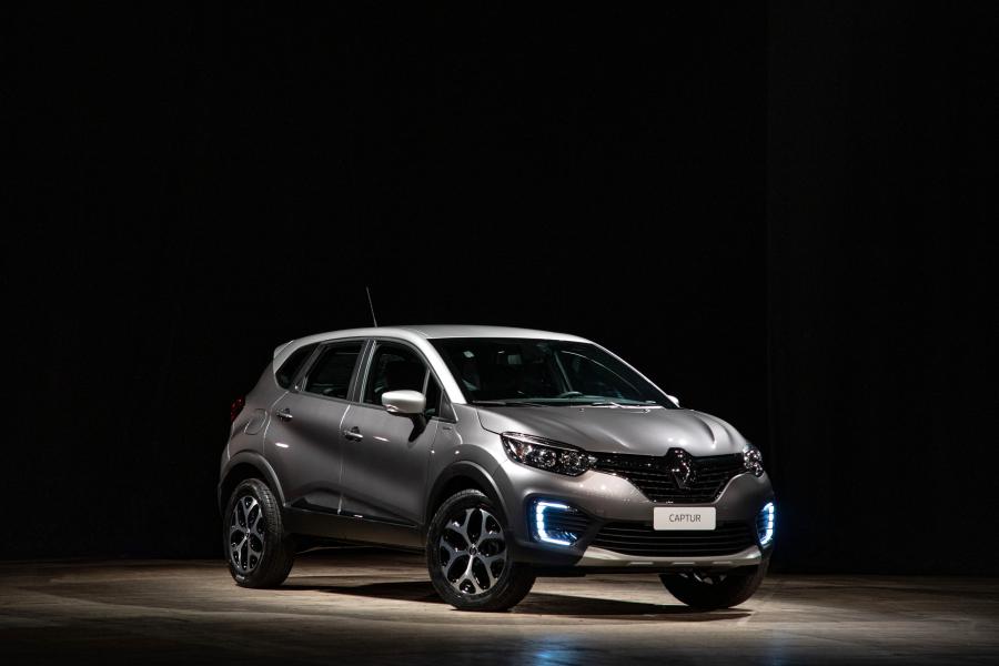  Renault Captur Bose 2018 года  (LA) (фото 1 из 38)